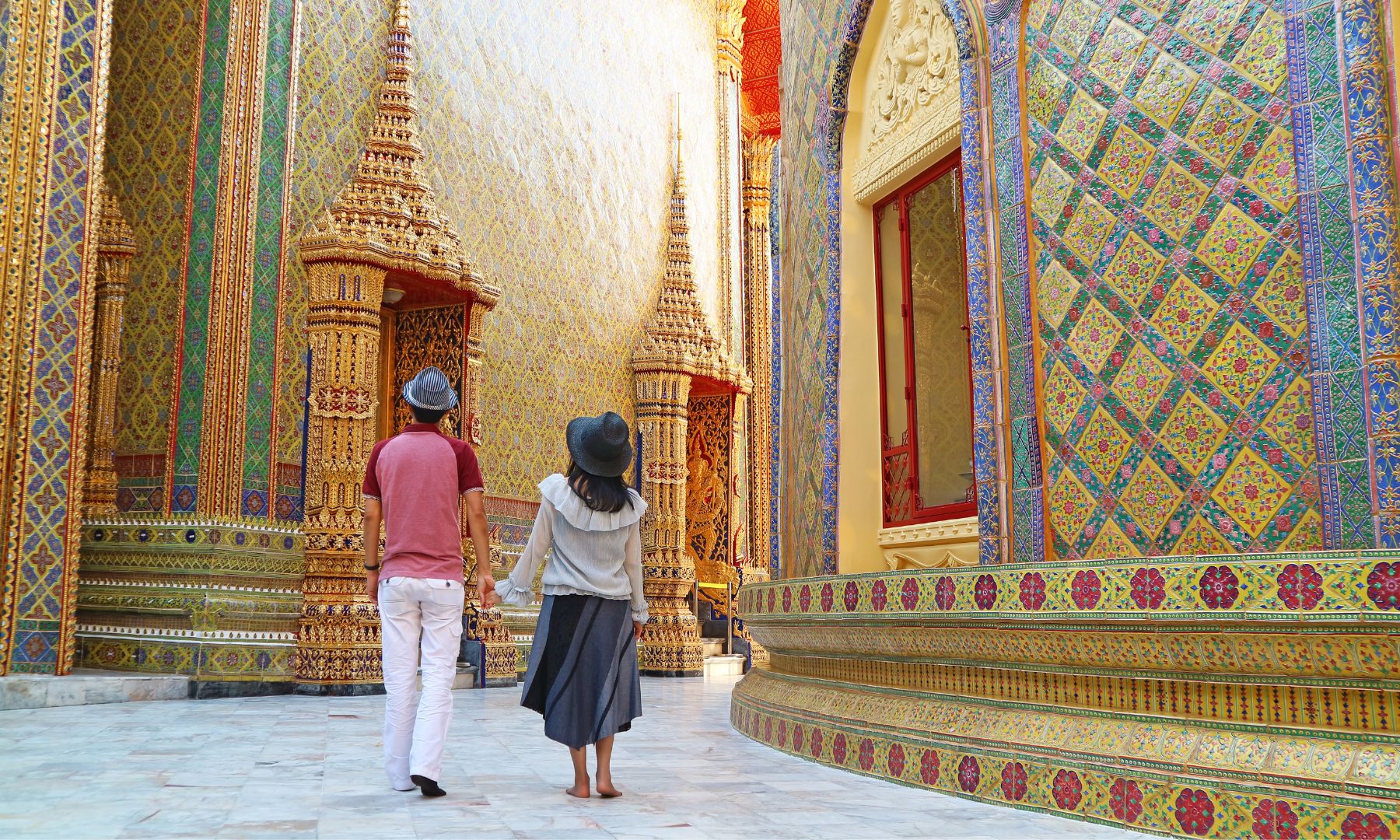 タイ様式×ヨーロッパ様式の唯一無二のフォトジェニック寺院『ワット・ラーチャボピット』着